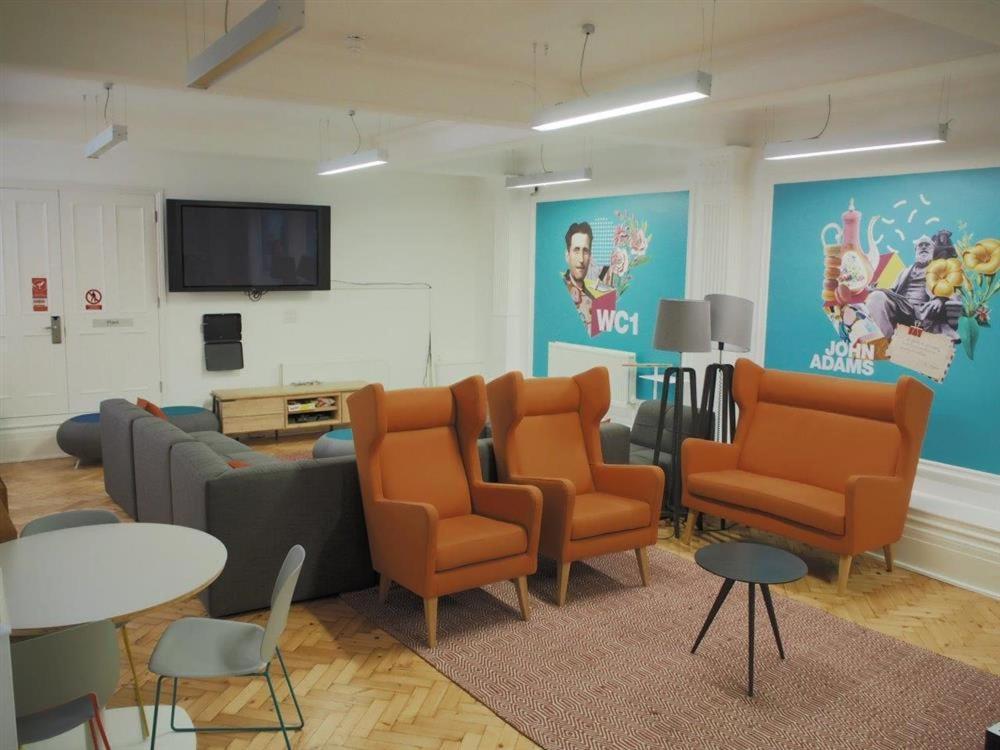 John Adams Hall 런던 외부 사진